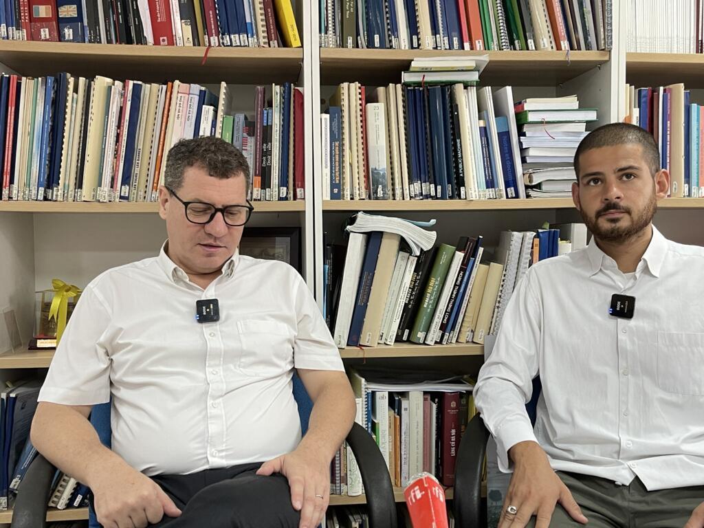 KTS Emmanuel Cerise, trưởng đại diện Vùng Paris tại Hà Nội, giám đốc Cơ quan hỗ trợ Hợp tác quốc tế Vùng Paris tại Việt Nam - PRX-Vietnam và nhà quy hoạch đô thị Basile Hassan, trưởng dự án Moov’Hanoi, ngày 27/05/2025.