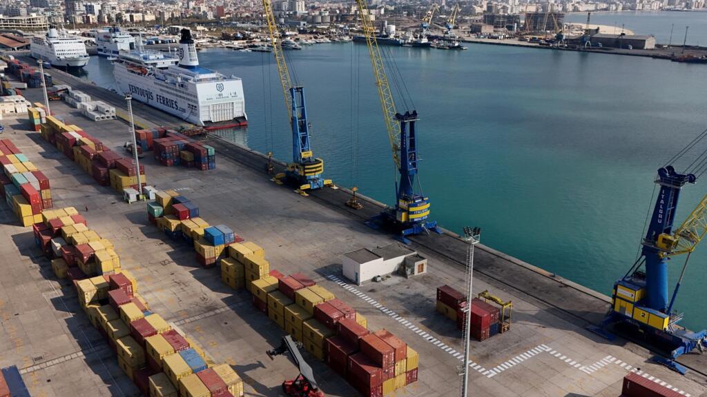Une photo aérienne montre le port de Durrës le 28 octobre 2024.