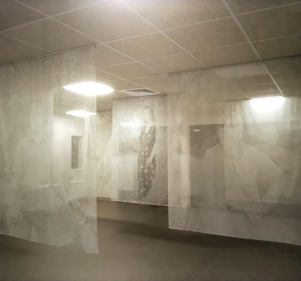 Exposição "Sans Titre", do ateliê de fotografia no centro psiquiátrico de Saint-Saulve, no norte da França, com acompanhamento de Andrea Eichenberger.
