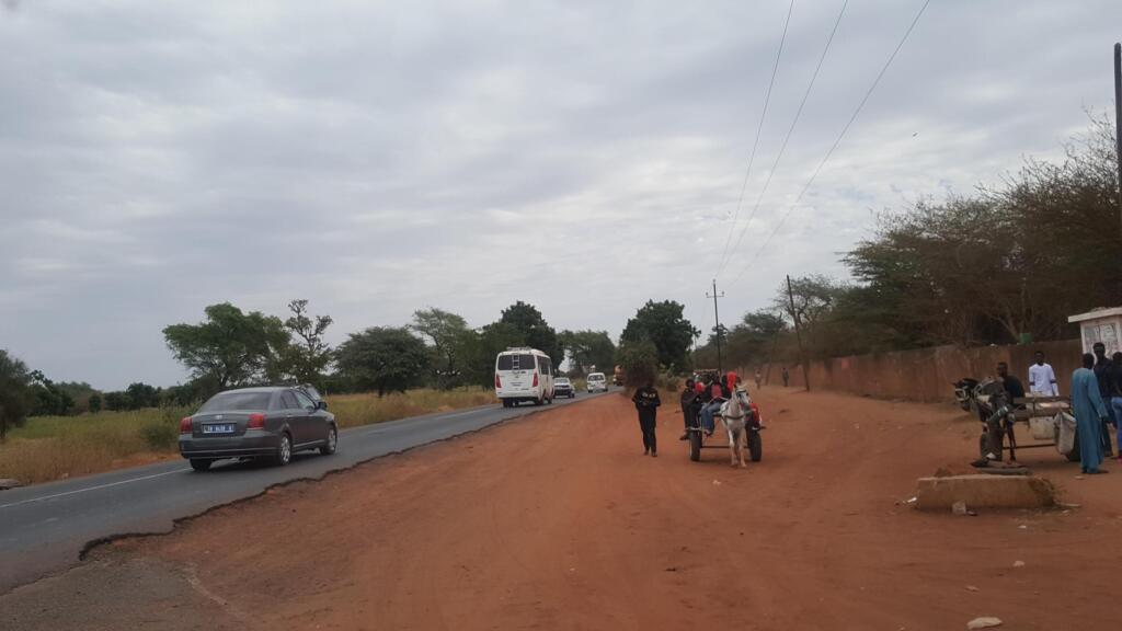 Route de Bambey au Sénégal.