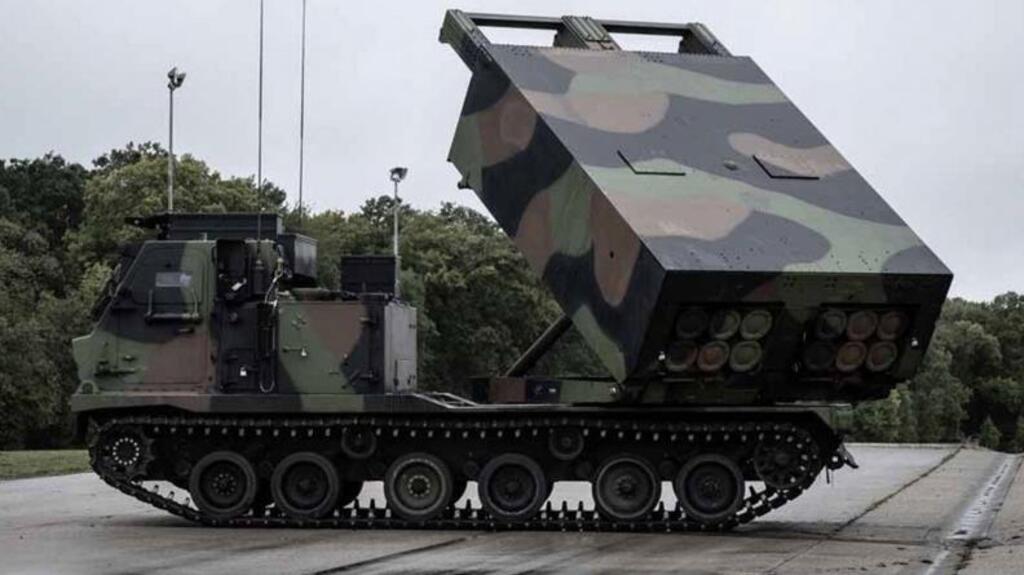 Un lance-roquettes de l'armée française de type Himars.