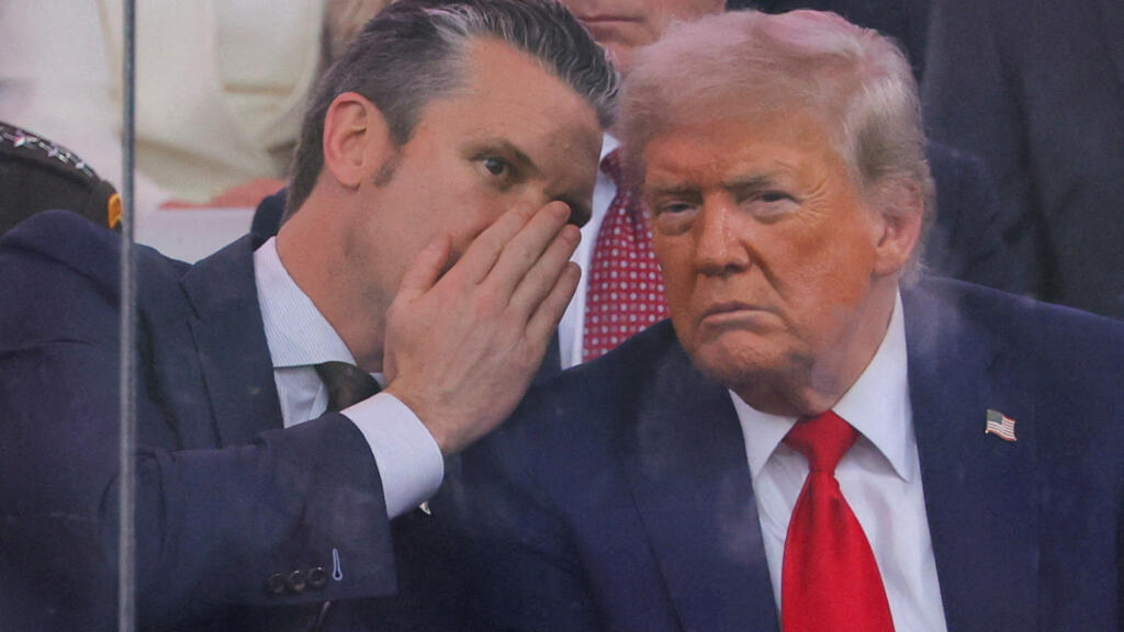 Pete Hegseth, fost animator TV, acum ministru al apărării și Donald Trump la Washington D.C., SUA, 14 iunie 2025.