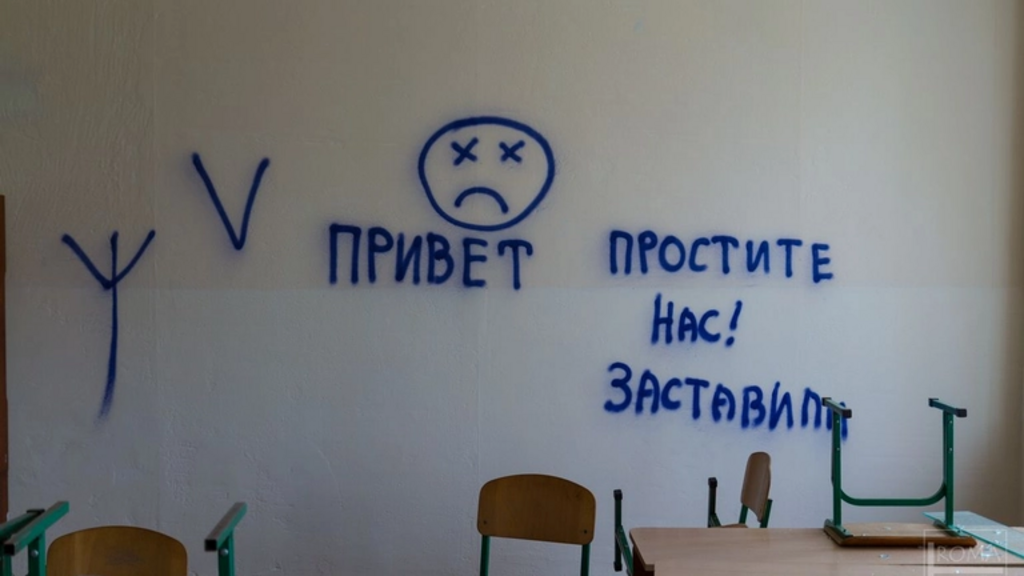 ”Scuze pentru deranj” - mesaje cinice lăsate de ruși pe pereții caselor celor pe care îi ucid