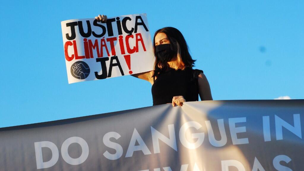 A brasileira Valentina Ruas, de 18 anos, tem esperança de que a mobilização internacional ainda poderá evitar o pior da crise climática.