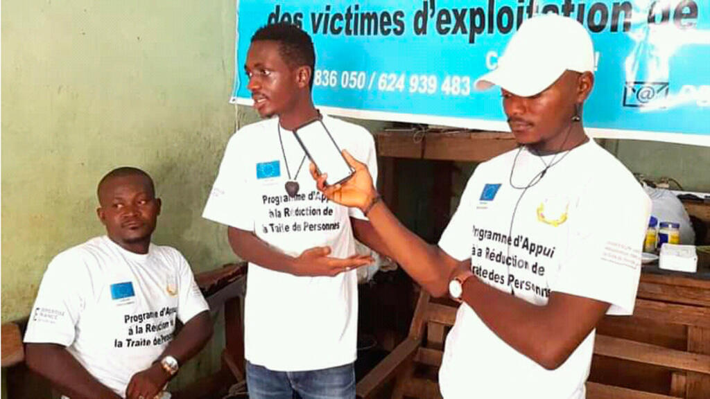 Au centre Sékou Berthe, président du club RFI Kankan.