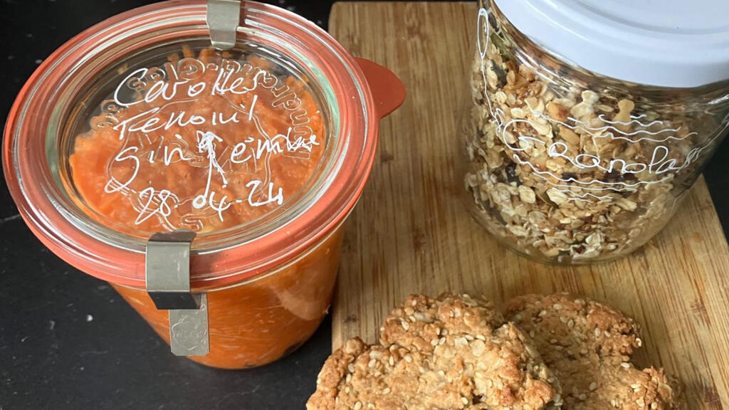 Des carottes fermentées, des cookies aux flocons d'avoine, et du granola.