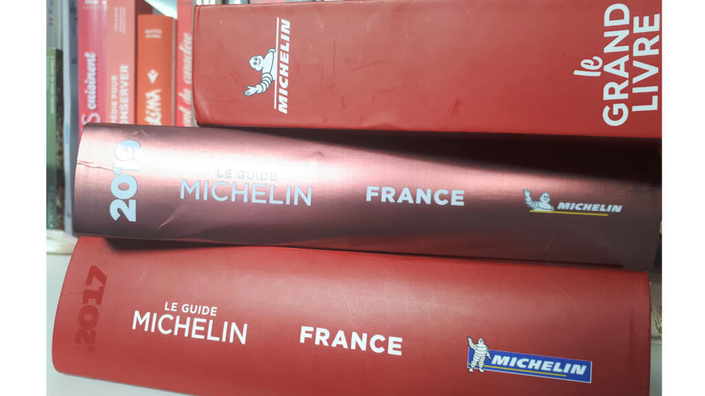 Guides Michelin.