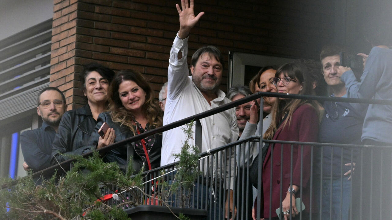 Italie: manifestation en soutien à Sigfrido Ranucci, journaliste d’investigation visé par une bombe