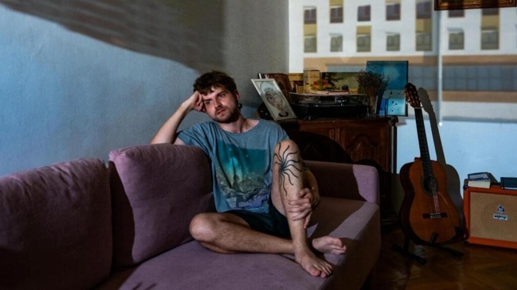 „Atlasul Singuratatii @GenZ” propune un alt fel de a privi singuratatea: nu ca pe un defect sau o vina, ci ca pe un spatiu interior ce merita ascultat si inteles.