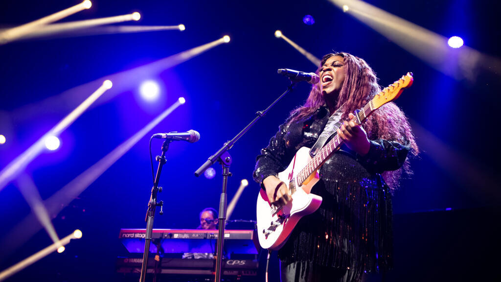 La jeune chanteuse britannique Yola, le 4 juillet 2022 au Montreux Jazz Festival en Suisse.