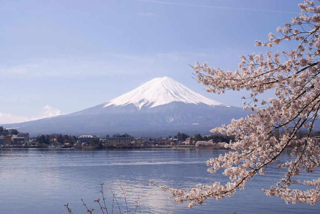 Vue de Fujikawaguchiko, depuis le lac Kawaguchi.
