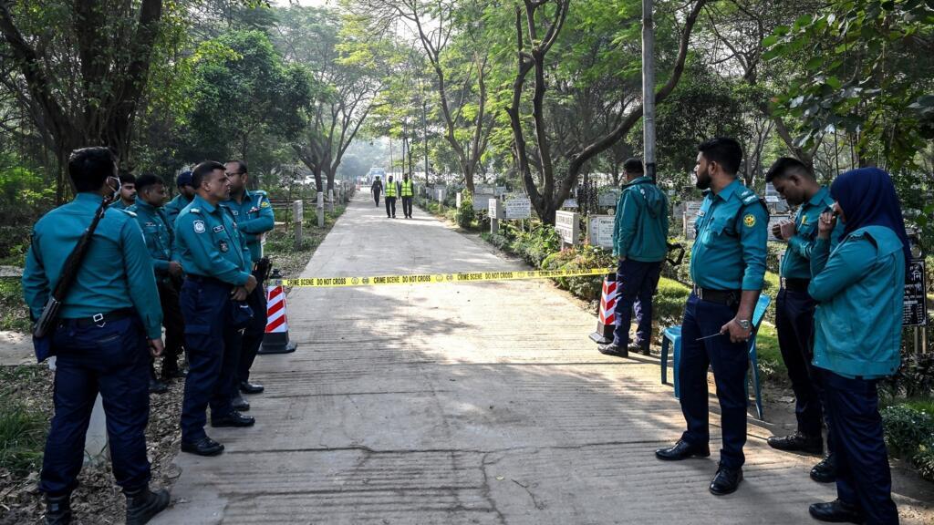 Bangladesh: la police commence à identifier la centaine de corps retrouvés dans une fosse commune