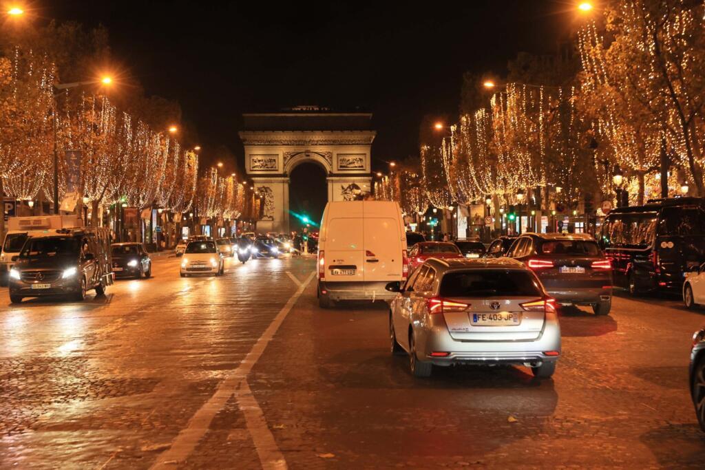 Champs-Elysées, à Paris [Image d'illustration].