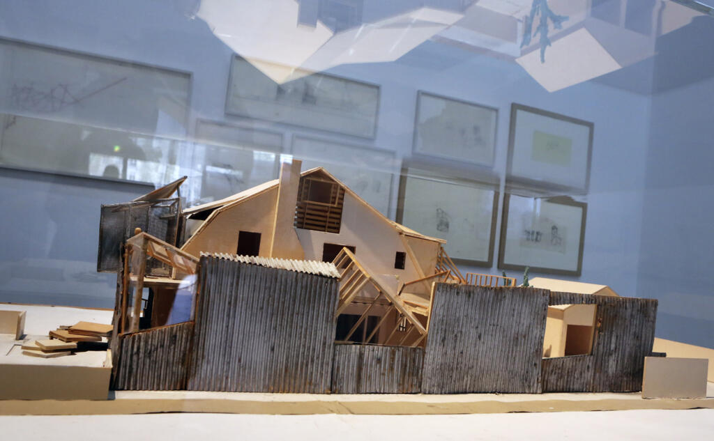 Une maquette de la résidence de Frank Gehry, construite à Santa Monica, en Californie, présentée au Centre Pompidou à Paris, le lundi 6 octobre 2014.