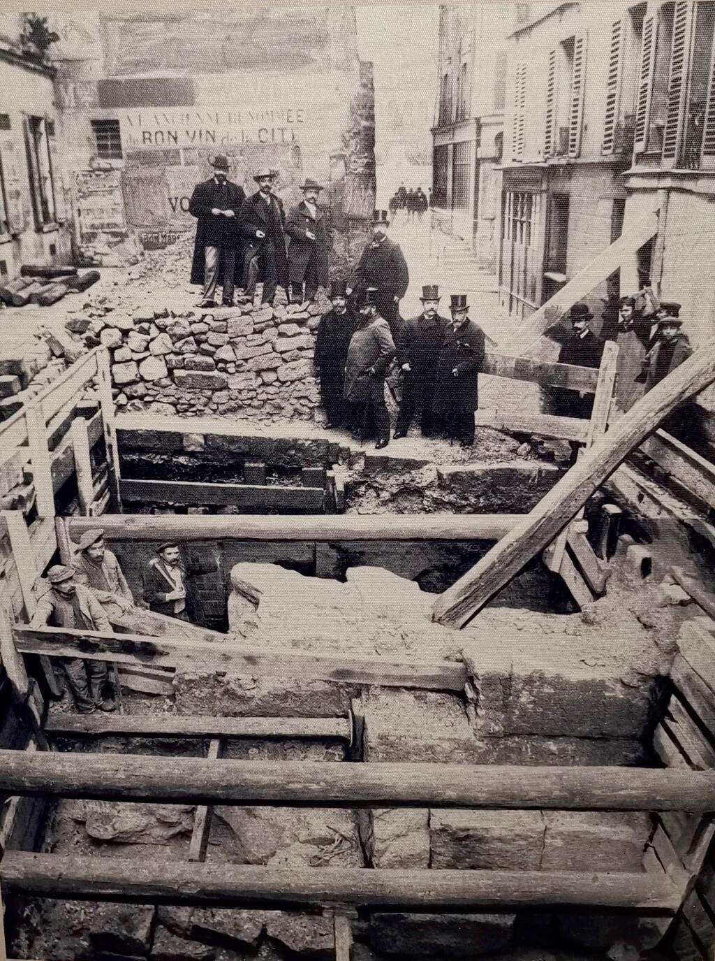 Discovery of Gallo-Roman defences in 1899, Rue de la Colombe on Ile de la Cité in Paris' 4th Arrondissement