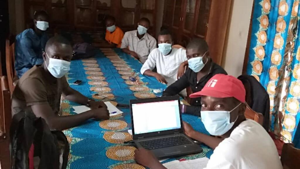 Le Club RFI Bangui-Fononon en réunion.