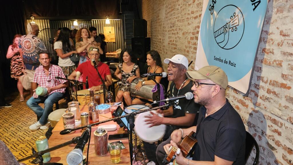 Samba na Calçada é a mais raiz de todas as rodas de samba argentinas.