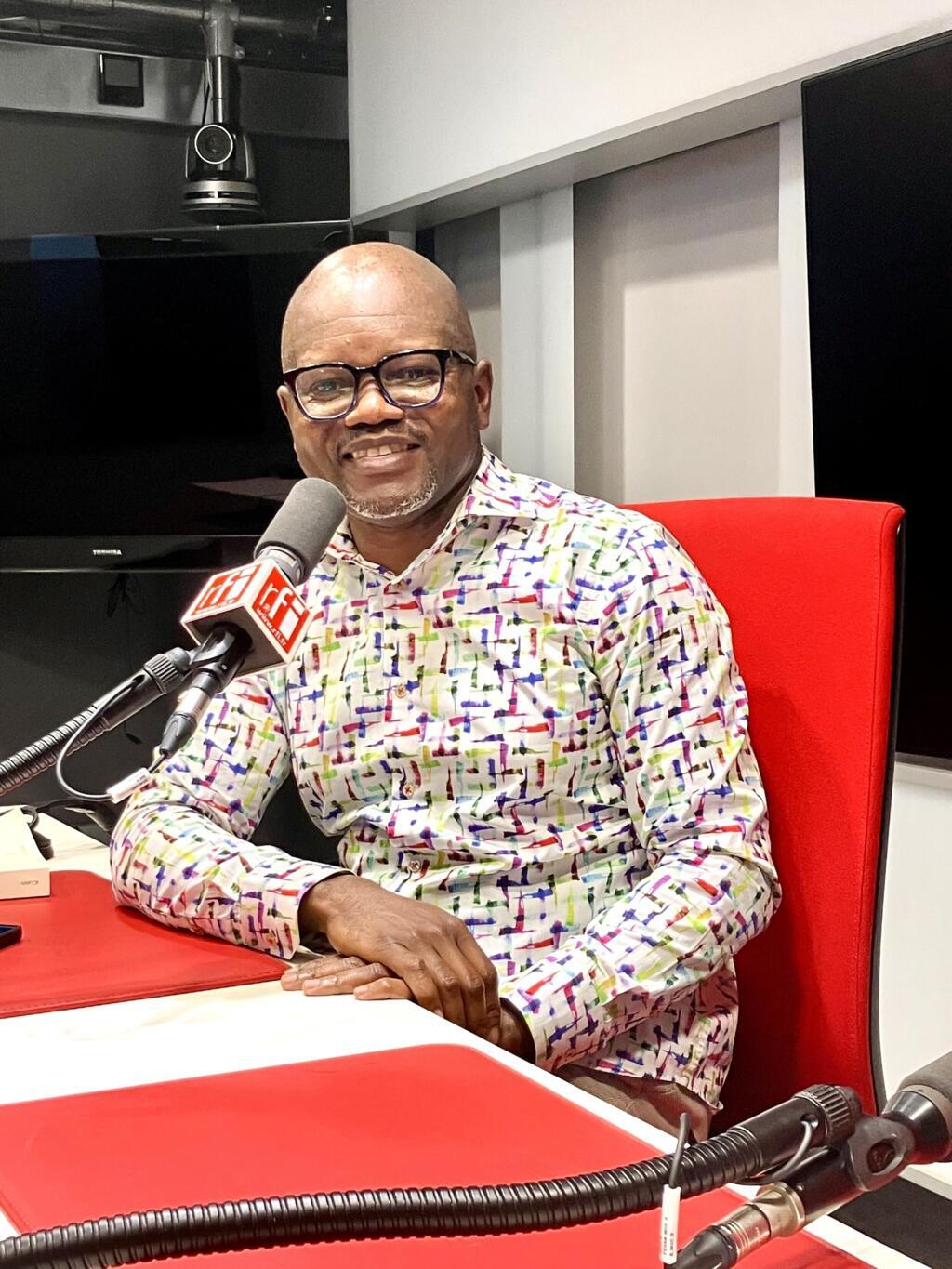 L'écrivain Blaise Ndala en studio à RFI (septembre 2025).