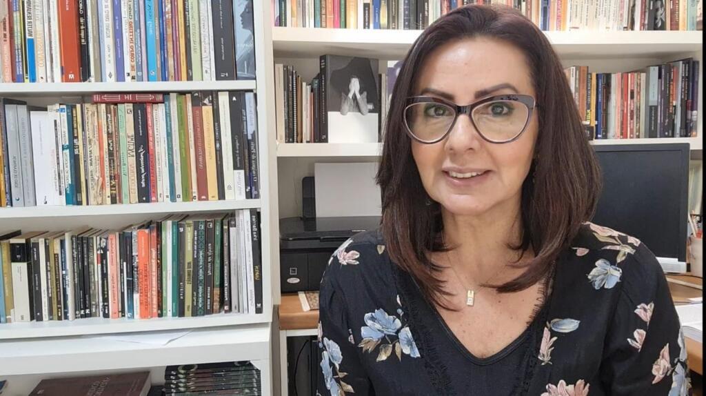 Profª. Débora Mutter