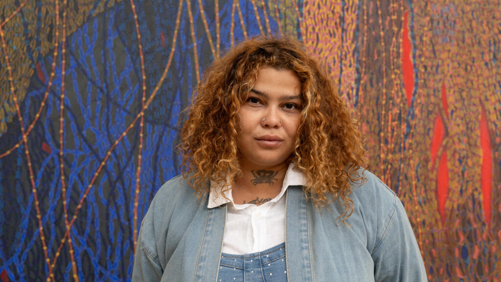 Agrade Camiz, do Rio de Janeiro, participa da exposição "Horizontes", no Grand Palais, em Paris, em 5/6/25.