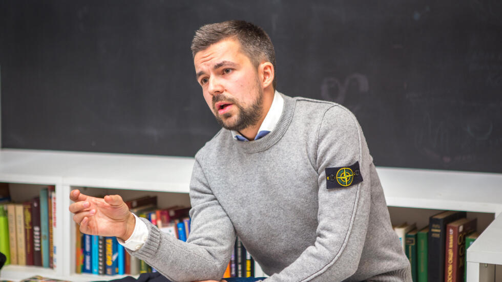 Отца писателя Саши Филипенко арестовали в Минске на 13 суток