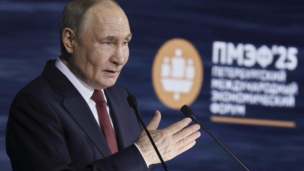 普丁：有句老話說啊，俄羅斯士兵腳踩的地方，就是我們的地盤。