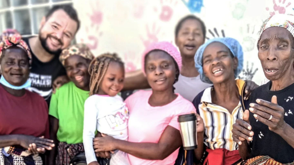 A primeira experiência de Expedito Araújo em Moçambique foi curta, mas suficiente para fazer com que ele se apaixonasse pelo país.