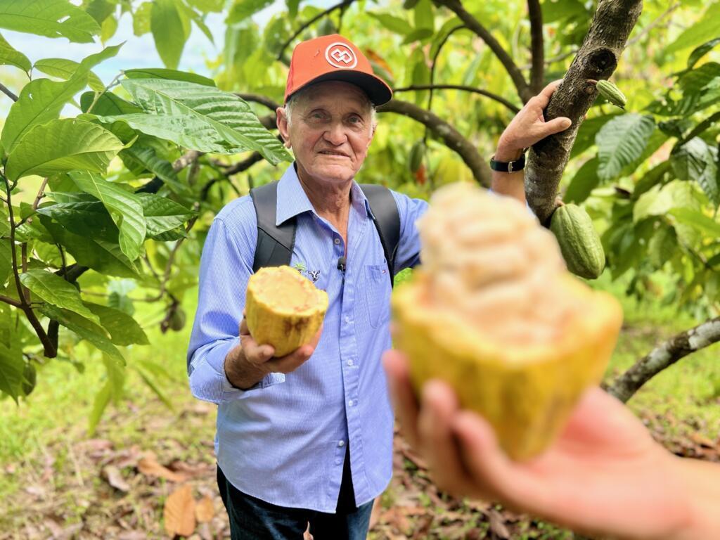 Rubens Miranda, agricultor na região de Marabá (Pará), está aumentando a área destinada ao cacau no seu sítio.