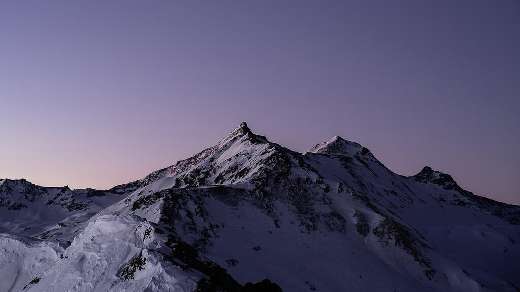 Beaucoup d'hommes de sciences comme Étienne Klein ont cédé à l'appel des montagnes. Ici la Pointe de Grand Pré et la Pointe Boussac situées dans les Alpes françaises.