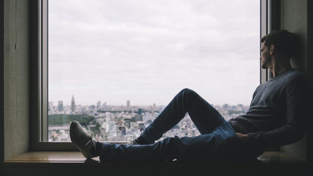 Comment l’actuelle crise associée à la pandémie du Covid-19 se traduit-elle en termes psychiques ?