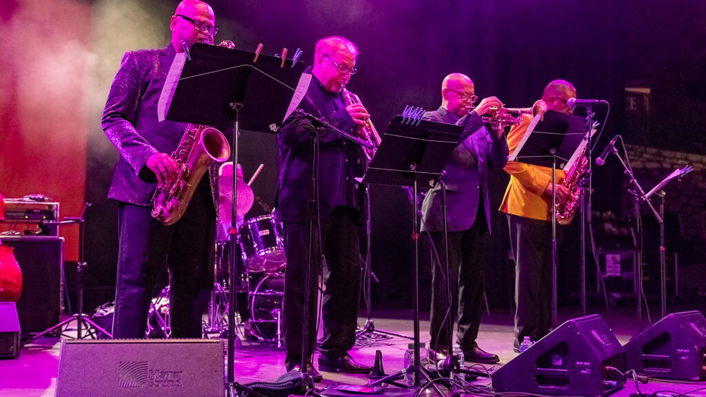 Les Cookers en concert au théâtre de Verdure de Nice, le 26 juillet 2025.