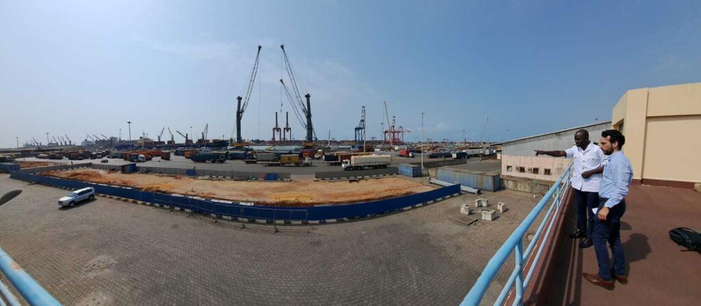 L'un des quais du port autonome de Cotonou (Bénin)