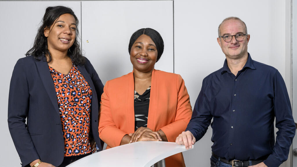 Delphine Traoré (SanlamAllianz) avec Bruno Faure (RFI) et Aurélie M'Bida (Jeune Afrique).