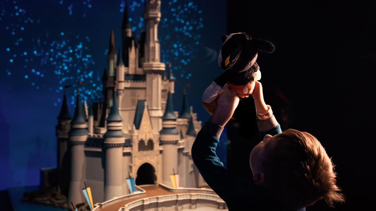 Reportage culture – À Paris, «Disney100: l’Exposition» revient sur les cent ans d’histoire de Disney