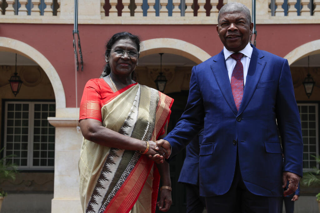 非洲两国迎接印度女总统到访 1 joao lou lou