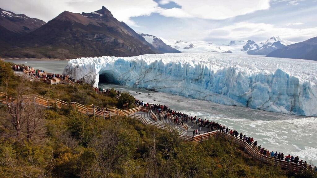 Argentine: des opposants à Javier Milei se mobilisent pour la protection des glaciers