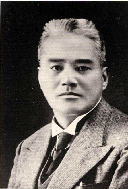 Học giả, nhà báo, dịch giả Nguyễn Văn Vĩnh (15/06/1882 - 02/05/1936).