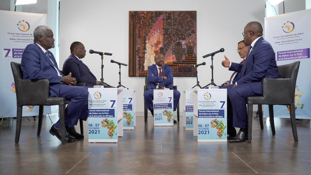 À l'occasion du Forum de Dakar, Alain Foka reçoit dans le Débat africain les présidents M.Sall (Sénégal), M.Bazoum (Niger), U.S.Embalo (Guinée-Bissau) ainsi que M.Faki Mahamat, président de la Commission de l’Union africaine.