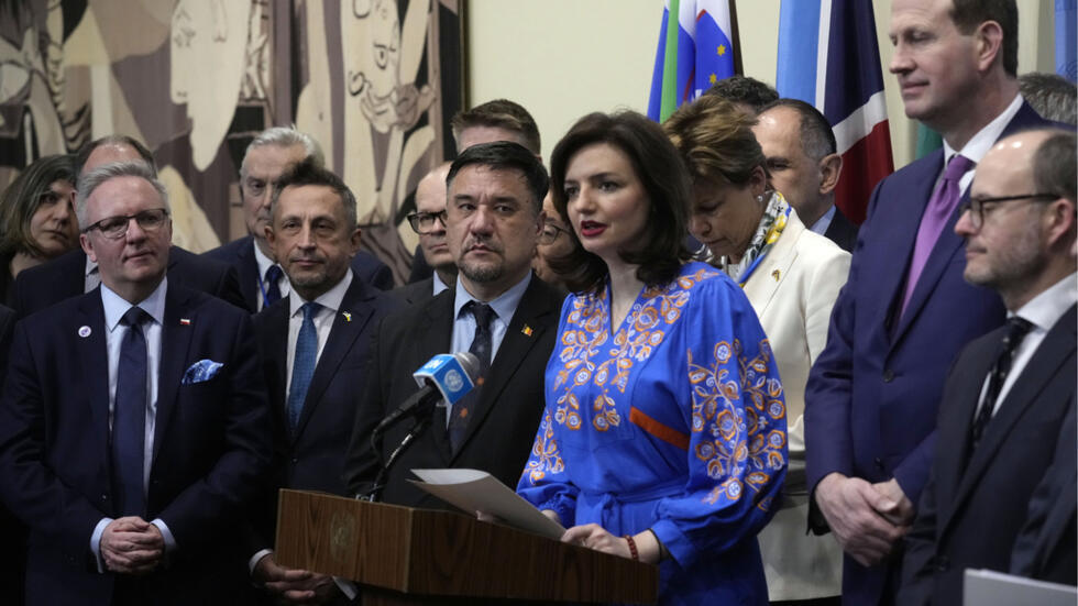 Thứ trưởng Ngoại Giao Ukraina, bà Mariana Betsa phát biểu bên ngoài Hội Đồng Bảo An Liên Hiệp Quốc, New York, ngày 24/02/2025.