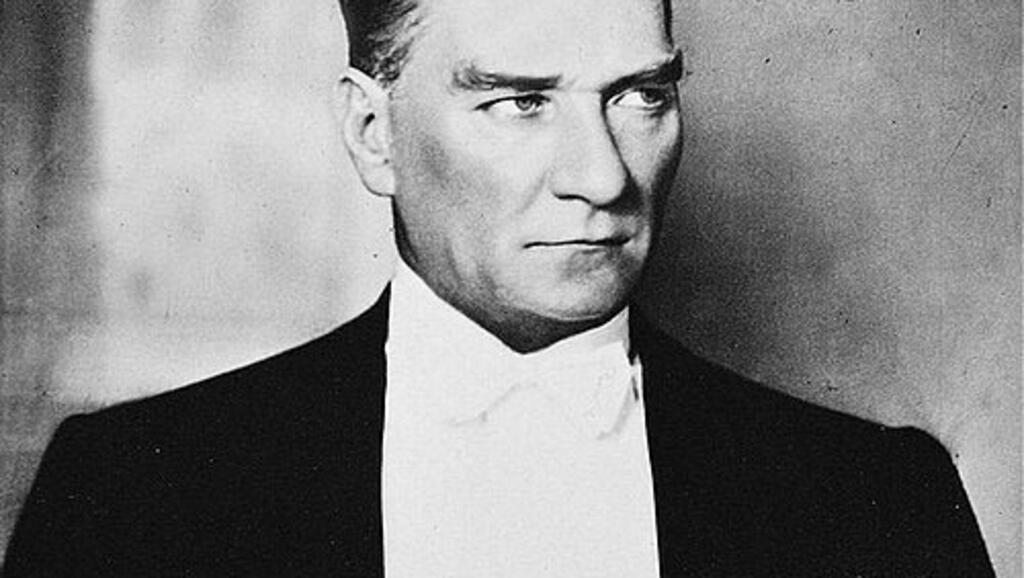 Mustafa Kemal Atatürk, întemeietorul Turciei moderne