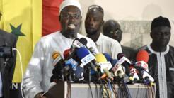 L'opposant Khalifa Sall face à la presse et ses militants à Dakar, Sénégal, le 21 octobre 2019 (Image d'illustration).