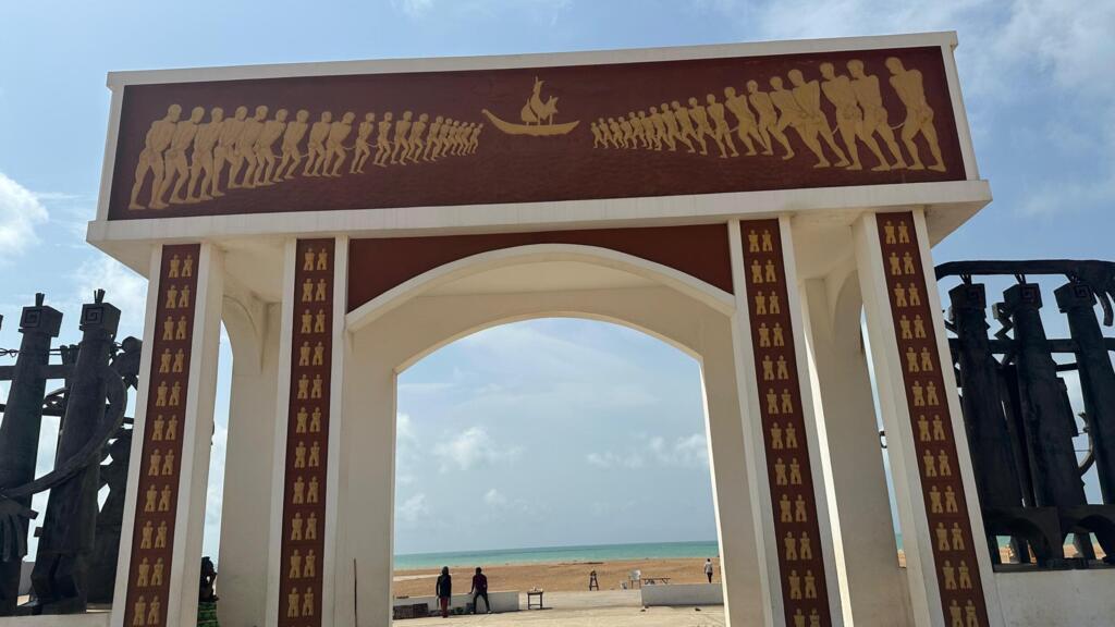 La célèbre porte du non-retour, à Ouidah (Bénin, mars 2025).