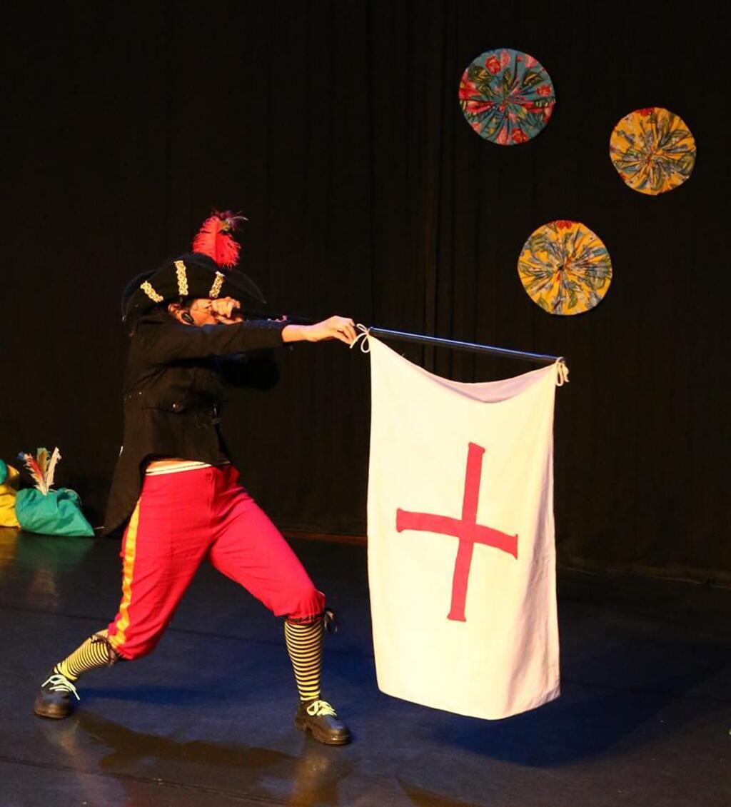 A artista, que tem um trabalho destinado especialmente às crianças, para as quais escreveu livros, diz que o espetáculo foi montado para elas, mas que pode agradar a qualquer idade.