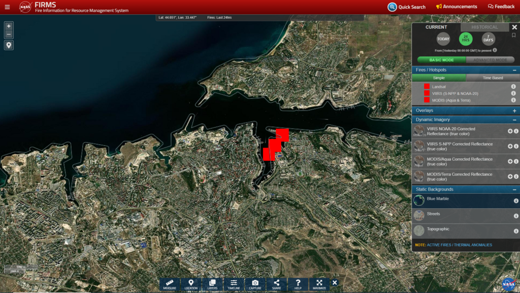 Les carrés rouges indiquent un incendie important détectable depuis l'espace dans le secteur de Sébastopol.