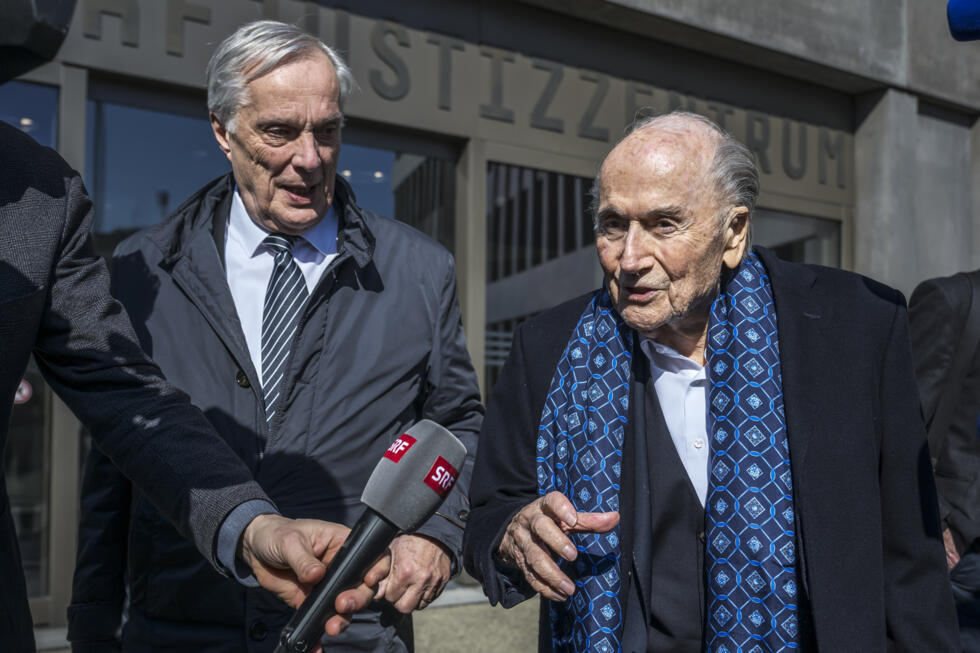 Las defensas de Blatter y Platini solicitan una nueva absolución