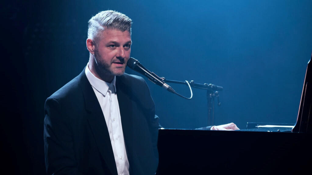 Pierre Lapointe sur la scène des Francofolies de La Rochelle en juillet 2022.