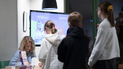 Scriitoarea Adina Rosetti, la una dintre întâlnirile avute la Timișoara cu elevii pasionați de lectură