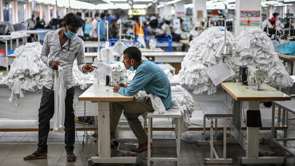 Inde: à Tirupur, la guerre commerciale avec les États-Unis menace des milliers d'emplois du textile