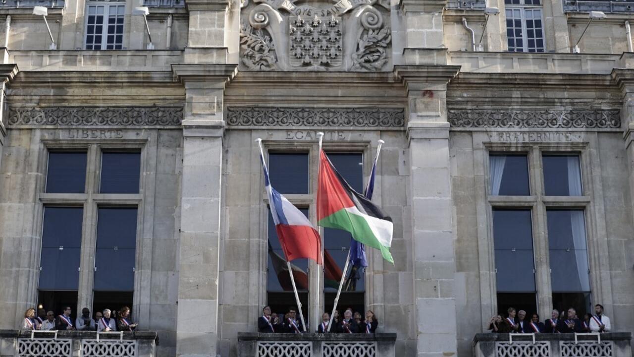 France: des mairies hissent le drapeau palestinien malgré la mise en garde du ministère de l'Intérieur