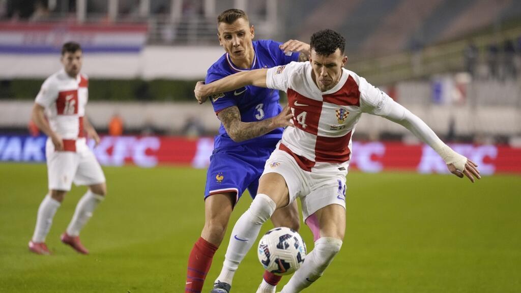 Le Croate Ivan Perisic a inscrit le deuxième but de sa sélection face à l'équipe de France de Lucas Digne, le 20 mars 2025 à Split.